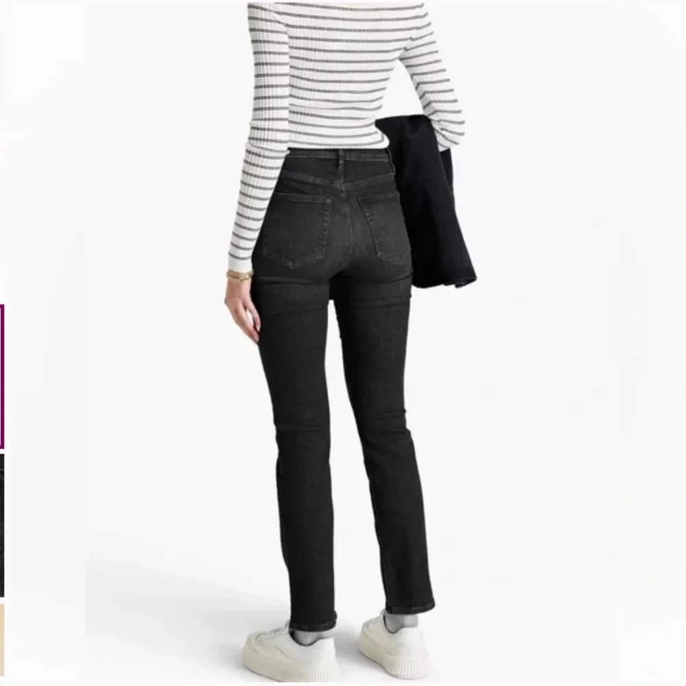 Frame Denim Women's Straight Leg Jeans in Black Wash - Picture 2 of 7